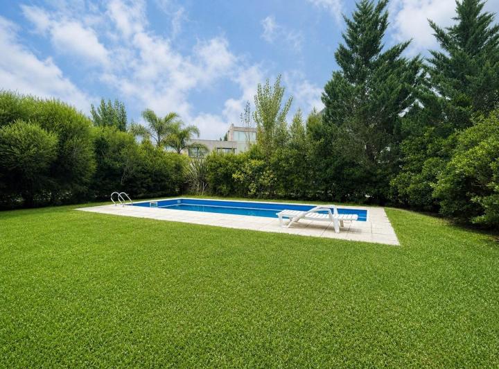 Casa · 240m² · 3 Dormitorios