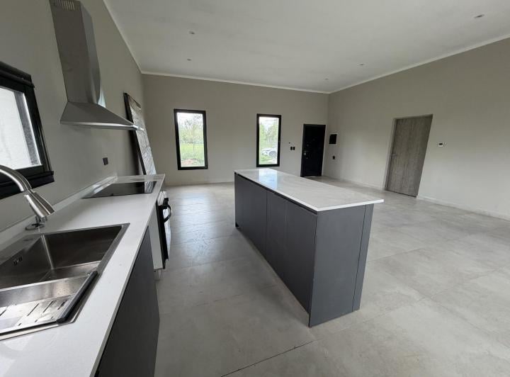 Casa · 122m² · 4 Ambientes · 2 Cocheras