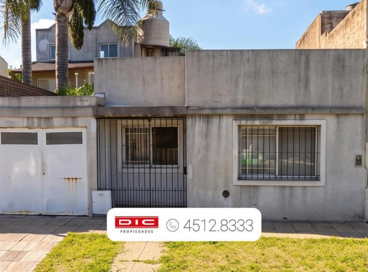 Casa · 82m² · 3 Ambientes · 1 Cochera