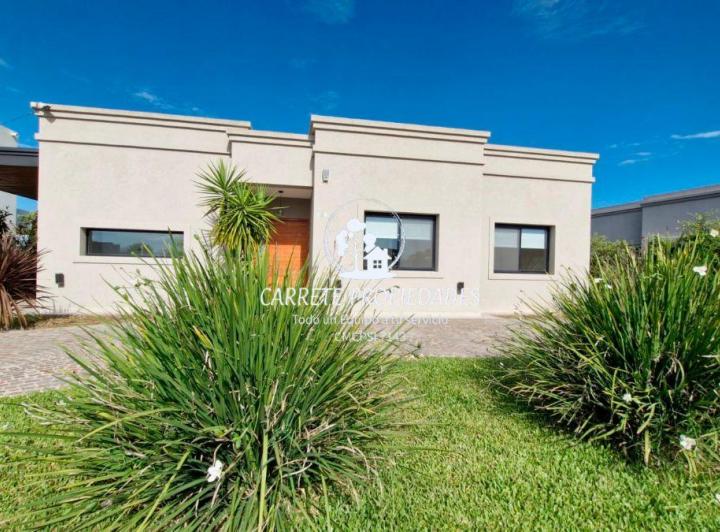 Casa · 130m² · 4 Ambientes · 1 Cochera