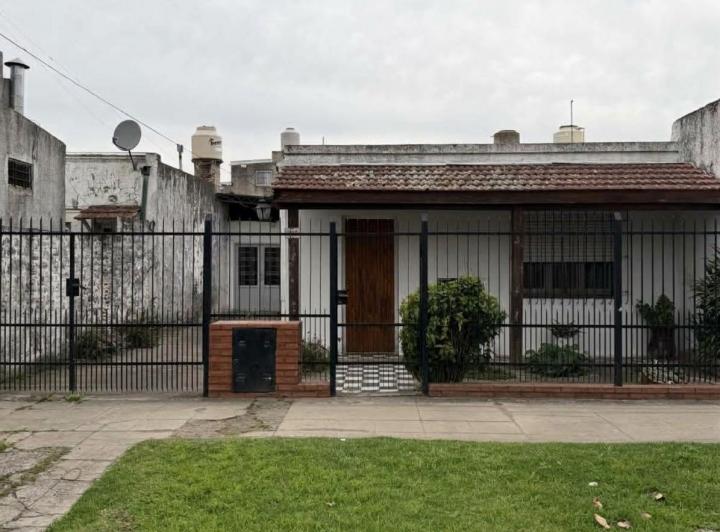 Casa · 103m² · 3 Ambientes · 3 Cocheras