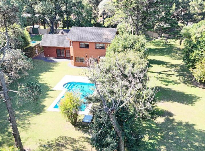 Casa · 170m² · 5 Ambientes · 2 Cocheras