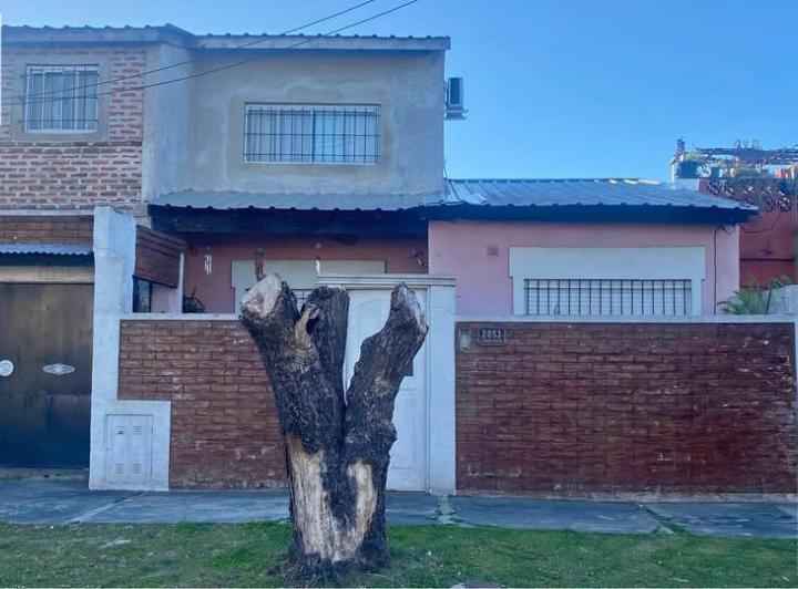 Casa · 254m² · 5 Ambientes · 1 Cochera