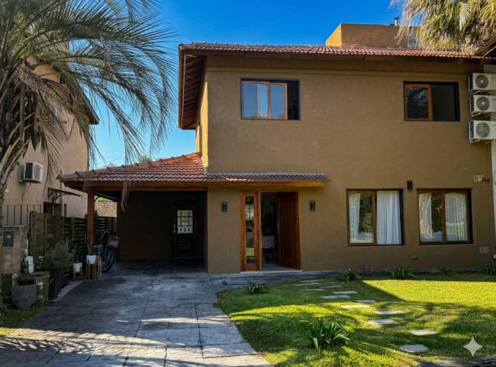 Casa · 170m² · 5 Ambientes · 1 Cochera