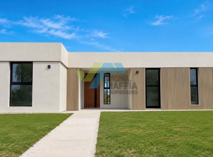 Casa · 188m² · 5 Ambientes · 2 Cocheras