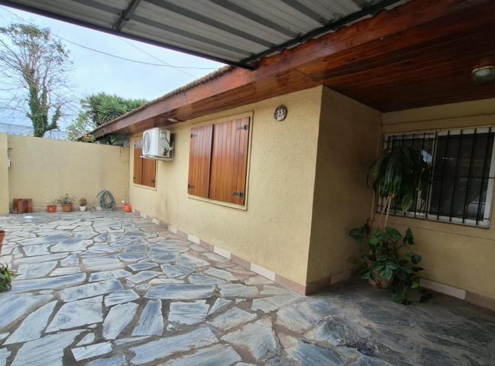 Casa · 90m² · 4 Ambientes · 3 Cocheras