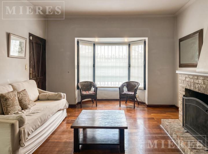 Casa · 214m² · 3 Dormitorios · 1 Cochera