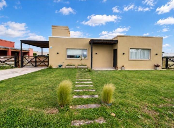 Casa · 131m² · 4 Ambientes · 2 Cocheras