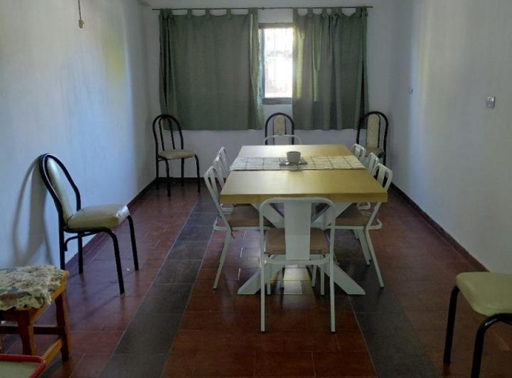 Casa · 180m² · 8 Ambientes · 1 Cochera