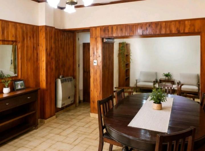 Casa · 130m² · 3 Ambientes · 1 Cochera