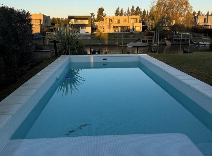 Casa · 270m² · 6 Ambientes