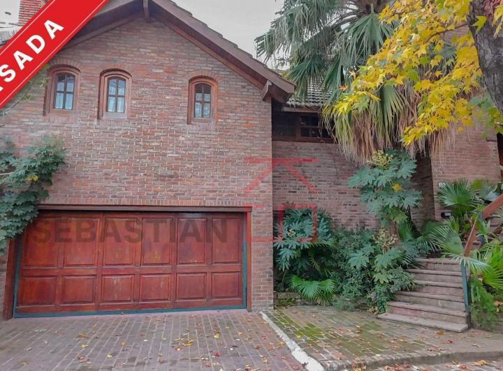 Casa · 236m² · 4 Ambientes · 3 Cocheras