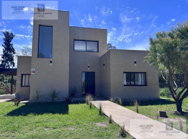 Casa · 134m² · 4 Ambientes · 2 Cocheras