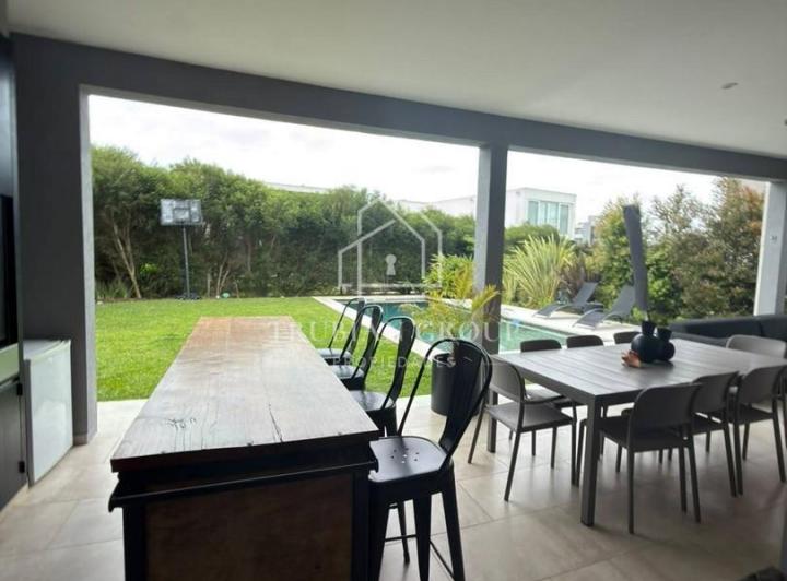 Casa · 220m²