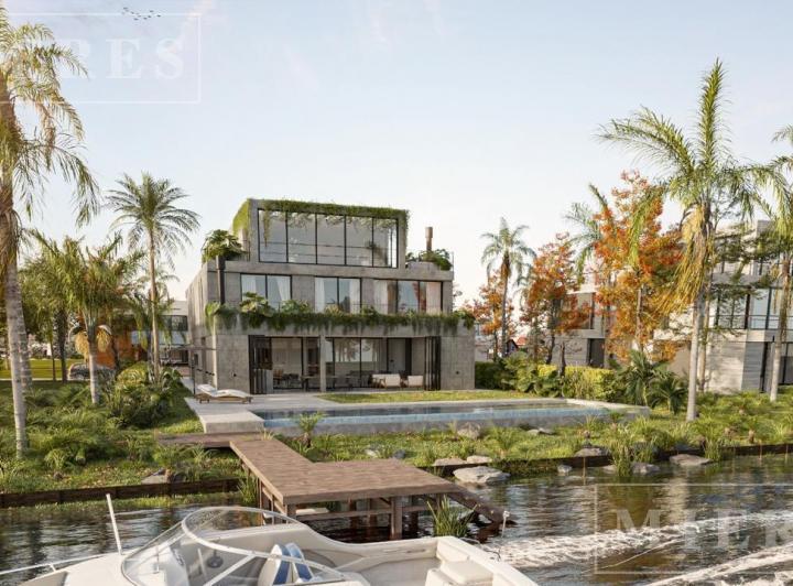 Casa · 578m² · 6 Dormitorios · 2 Cocheras