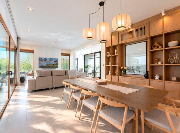 Casa · 283m² · 6 Ambientes · 4 Cocheras