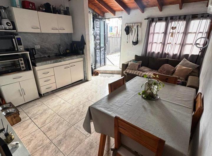 Casa · 90m² · 7 Ambientes