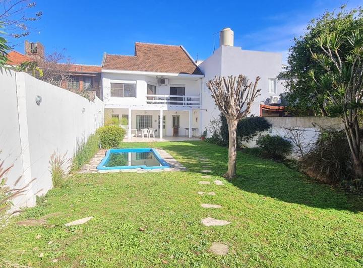 Casa · 264m² · 5 Ambientes · 1 Cochera