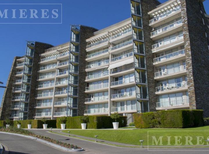 Departamento · 123m² · 4 Ambientes · 1 Cochera
