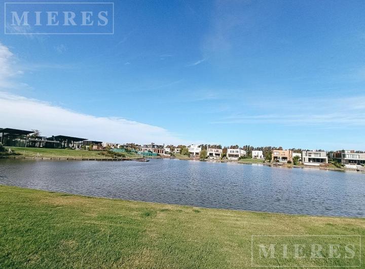 Terreno · 675m²