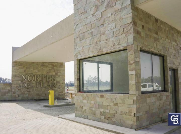 Terreno · 600m² · 2 Cocheras