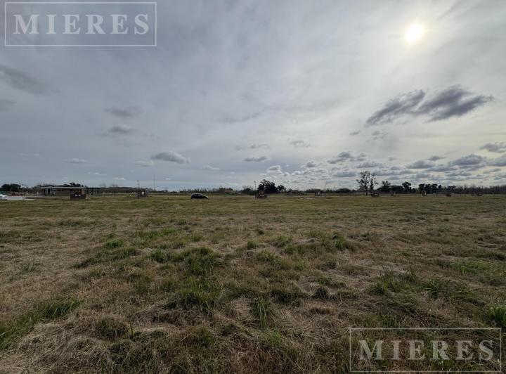 Terreno · 833m²