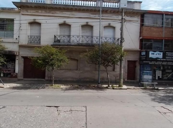 Casa · 338m² · 5 Ambientes · 2 Cocheras