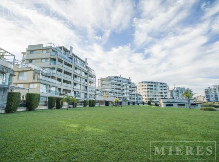 Departamento · 93m² · 2 Ambientes · 1 Cochera