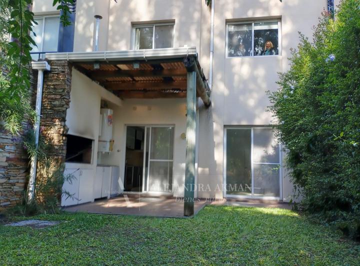 Casa · 110m² · 5 Ambientes · 1 Cochera