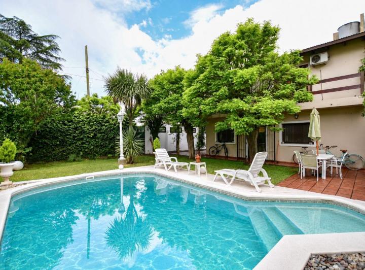 Casa · 161m² · 4 Ambientes · 2 Cocheras