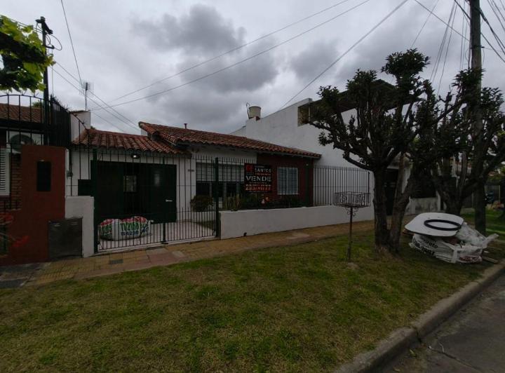 Casa · 100m² · 4 Ambientes · 1 Cochera