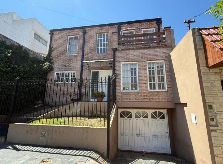 Casa · 147m² · 3 Ambientes · 1 Cochera