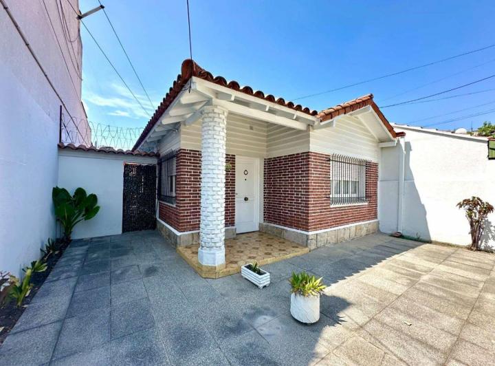 Casa · 114m² · 4 Ambientes · 2 Cocheras