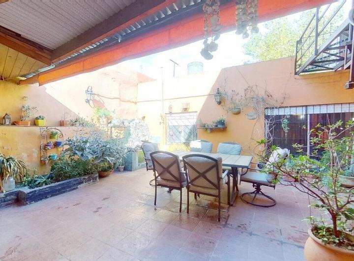 Casa · 127m² · 4 Ambientes · 2 Cocheras