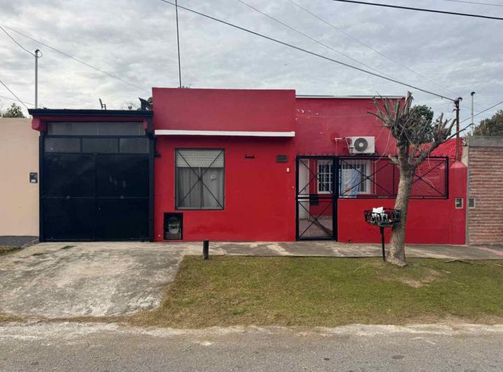 Casa · 121m² · 4 Ambientes · 1 Cochera