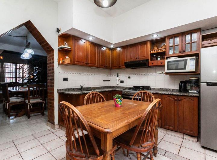 Casa · 176m² · 3 Ambientes · 3 Cocheras