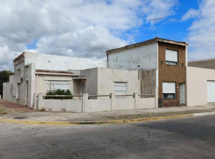 Casa · 266m² · 5 Ambientes · 5 Cocheras