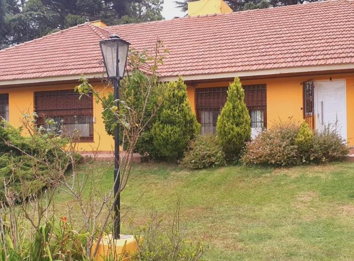 Casa · 320m² · 4 Ambientes · 2 Cocheras