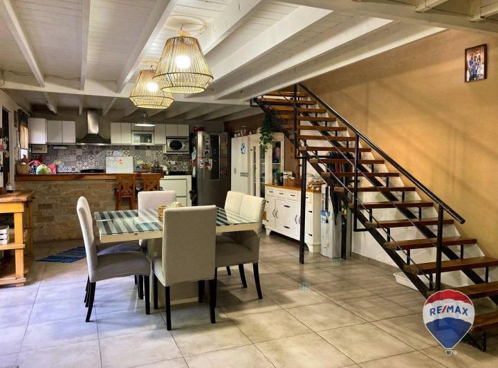 Casa · 100m² · 4 Ambientes · 1 Cochera