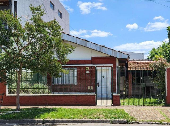 Casa · 190m² · 3 Ambientes · 1 Cochera
