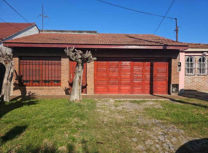 Casa · 107m² · 3 Ambientes · 1 Cochera