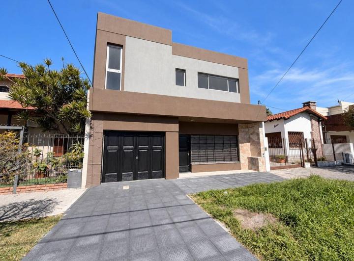 Casa · 163m² · 4 Ambientes · 1 Cochera