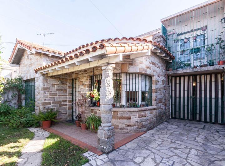 Casa · 155m² · 4 Ambientes · 3 Cocheras