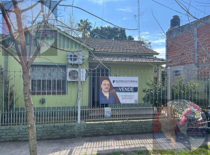 Casa · 240m² · 4 Ambientes · 1 Cochera