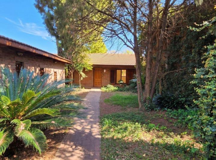 Casa · 100m² · 3 Ambientes · 1 Cochera