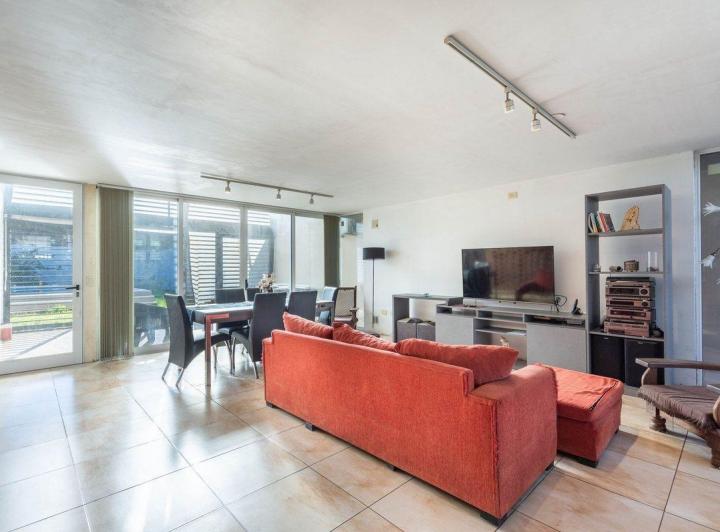 Casa · 191m² · 4 Ambientes · 2 Cocheras