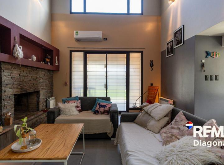 Casa · 316m² · 4 Ambientes · 2 Cocheras