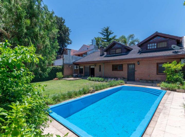 Casa · 133m² · 4 Ambientes · 2 Cocheras