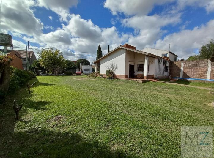 Casa · 100m² · 3 Ambientes · 2 Cocheras