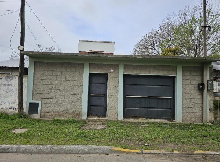 Casa · 379m² · 2 Dormitorios · 1 Cochera